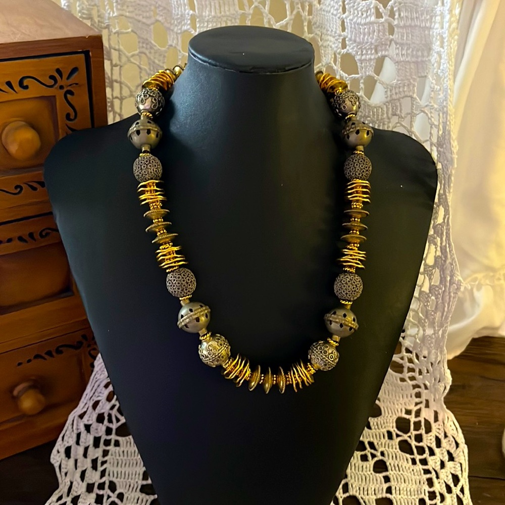 Stunning Beaded Necklace (14)